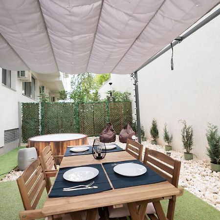 דירות Downtown Hidden Garden With Jacuzzi In בוקרשט מראה חיצוני תמונה