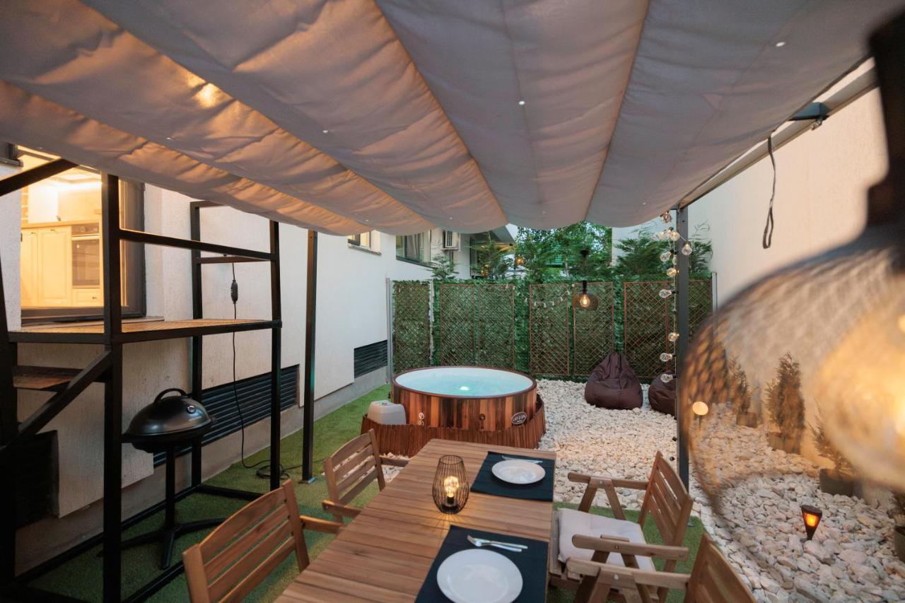 דירות Downtown Hidden Garden With Jacuzzi In בוקרשט מראה חיצוני תמונה