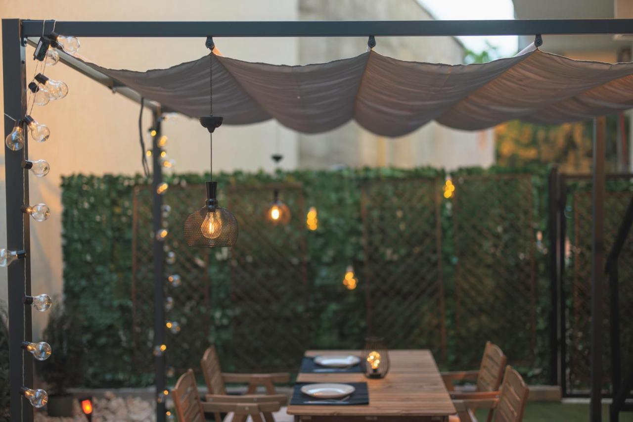 דירות Downtown Hidden Garden With Jacuzzi In בוקרשט מראה חיצוני תמונה