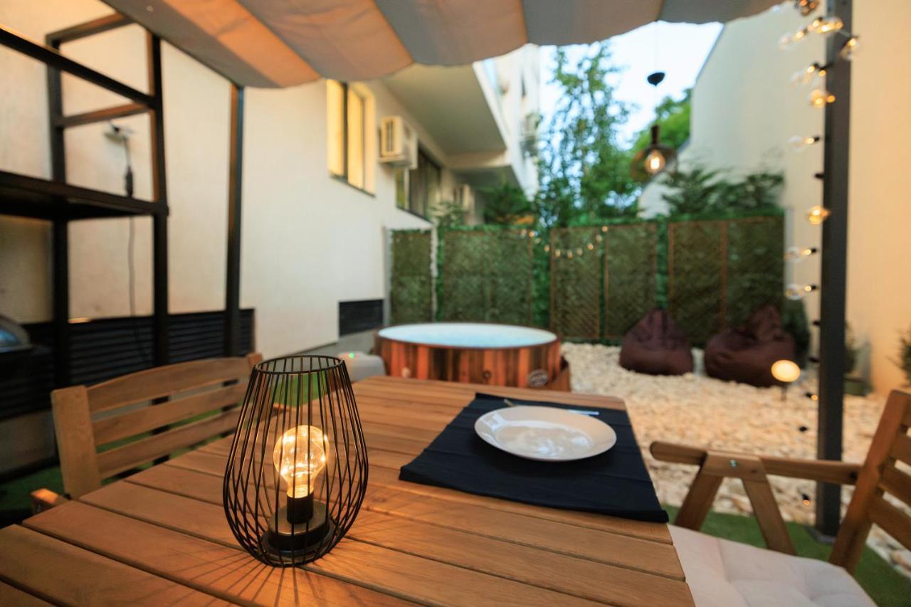דירות Downtown Hidden Garden With Jacuzzi In בוקרשט מראה חיצוני תמונה