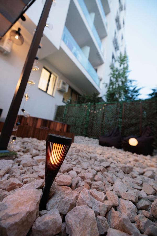 דירות Downtown Hidden Garden With Jacuzzi In בוקרשט מראה חיצוני תמונה